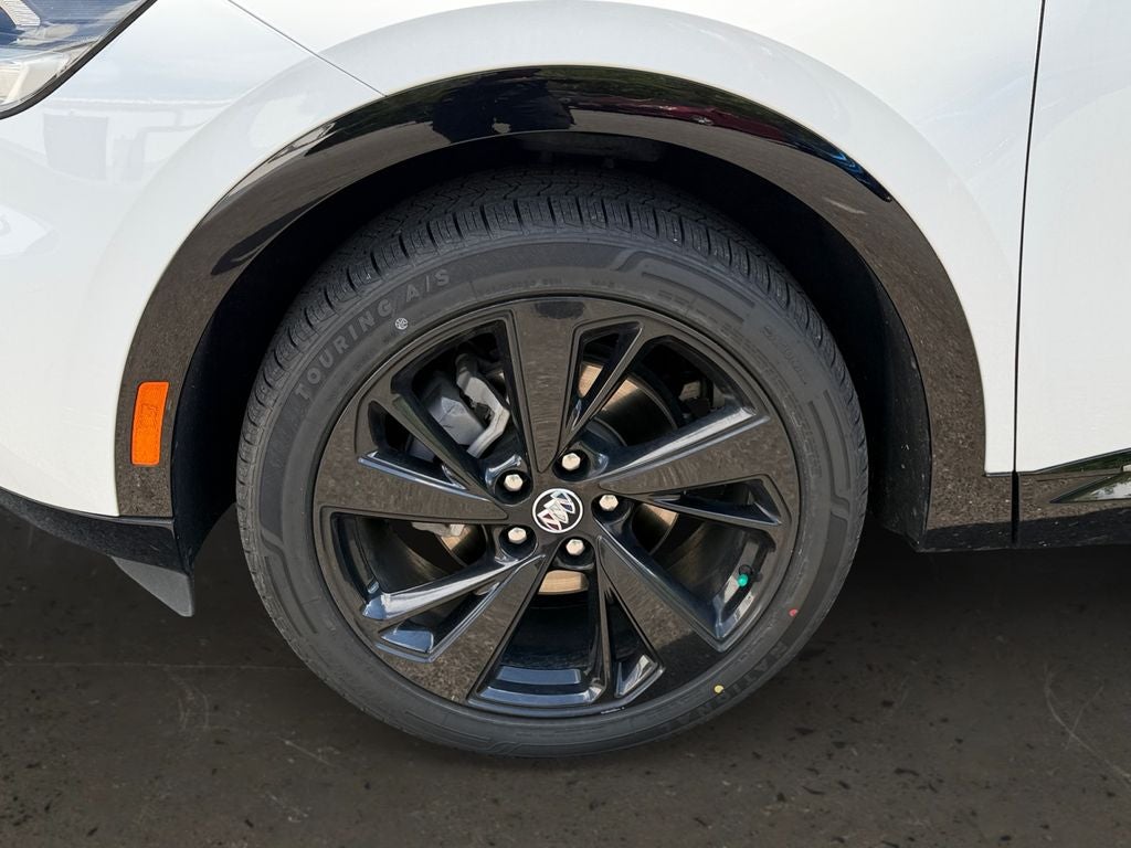 2022 Buick Envision Essence / Sport Touring Package / Safety Package /