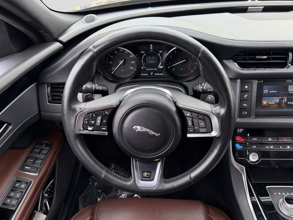 2016 Jaguar XF 35t R-Sport