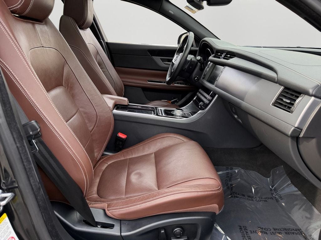 2016 Jaguar XF 35t R-Sport