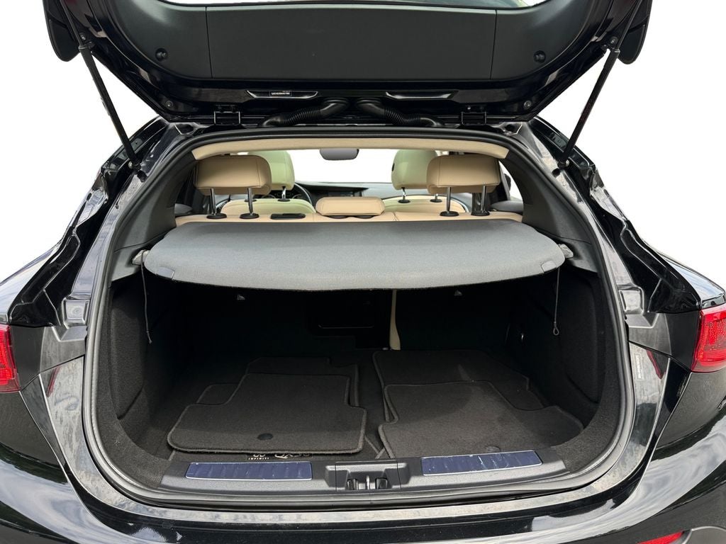 2017 INFINITI QX30 Premium