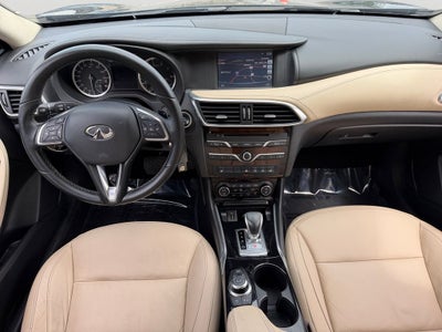 2017 INFINITI QX30 Premium