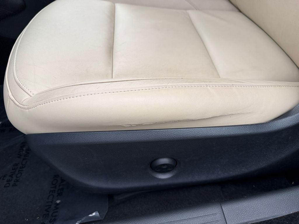 2017 INFINITI QX30 Premium