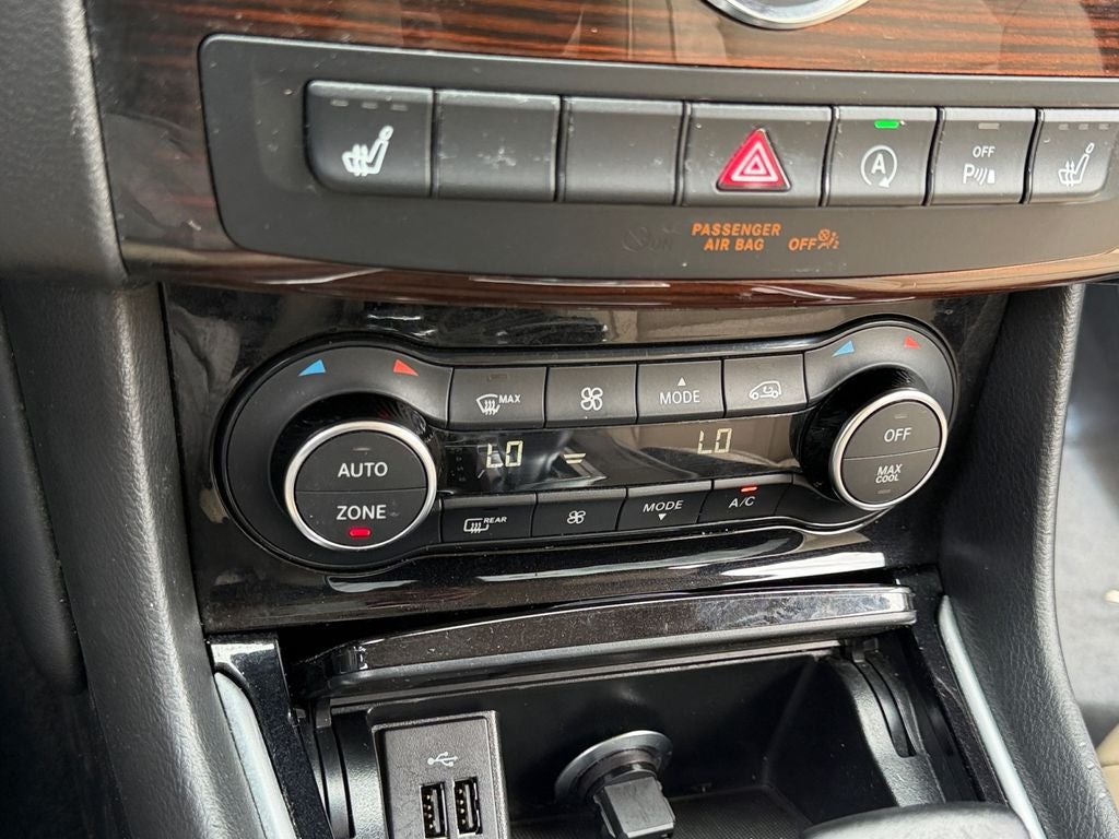 2017 INFINITI QX30 Premium