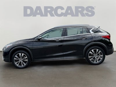 2017 INFINITI QX30 Premium