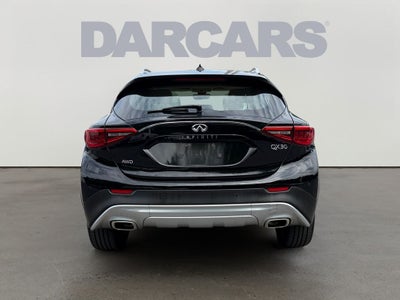 2017 INFINITI QX30 Premium