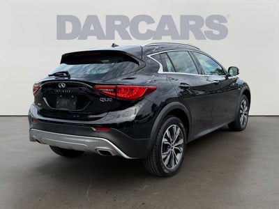2017 INFINITI QX30 Premium