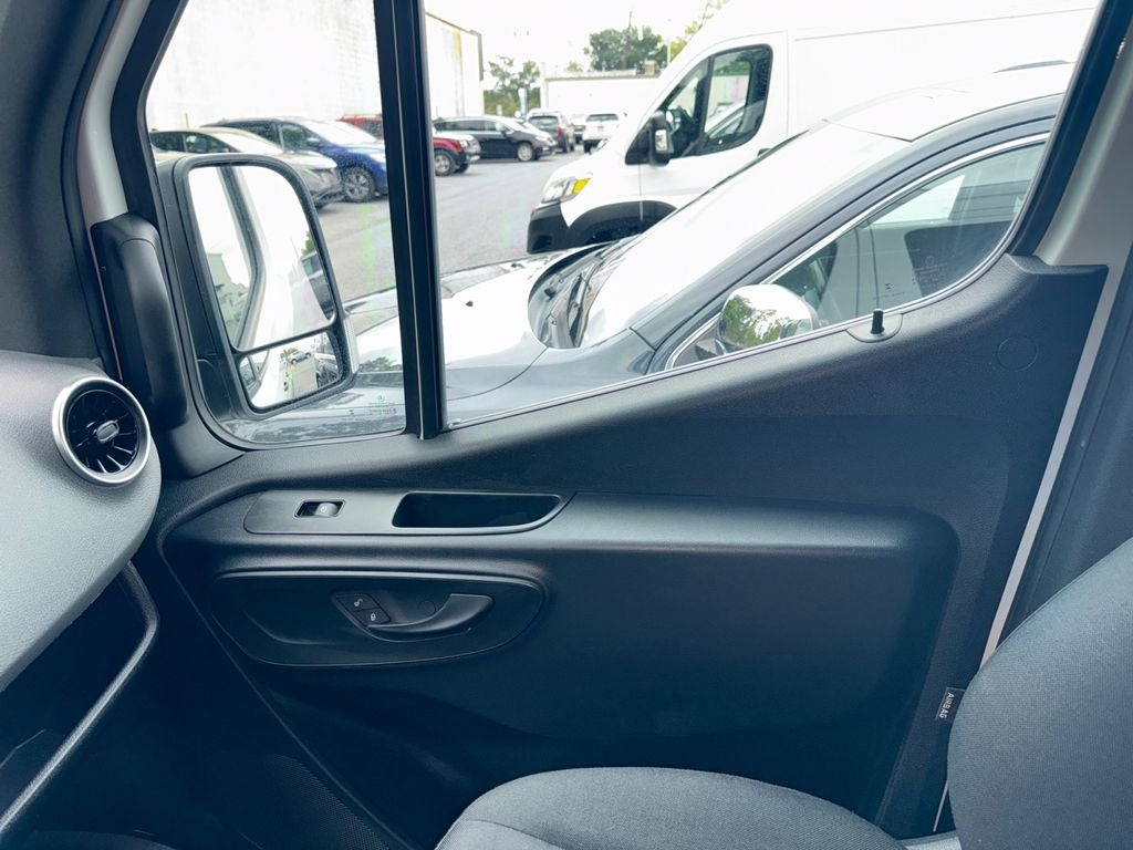 2025 Mercedes-Benz Sprinter 2500 Passenger 170 WB High Roof