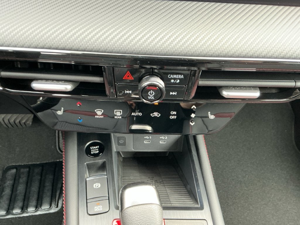 2027 Nissan Kicks SR