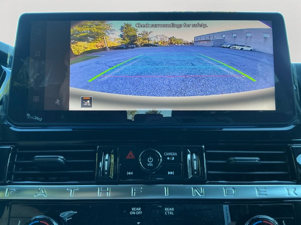 2026 Nissan Pathfinder SV